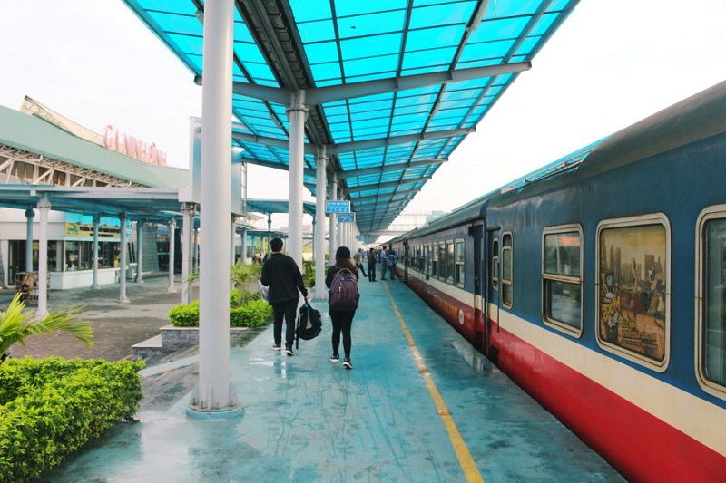 Hanoi to Ninh Binh by train