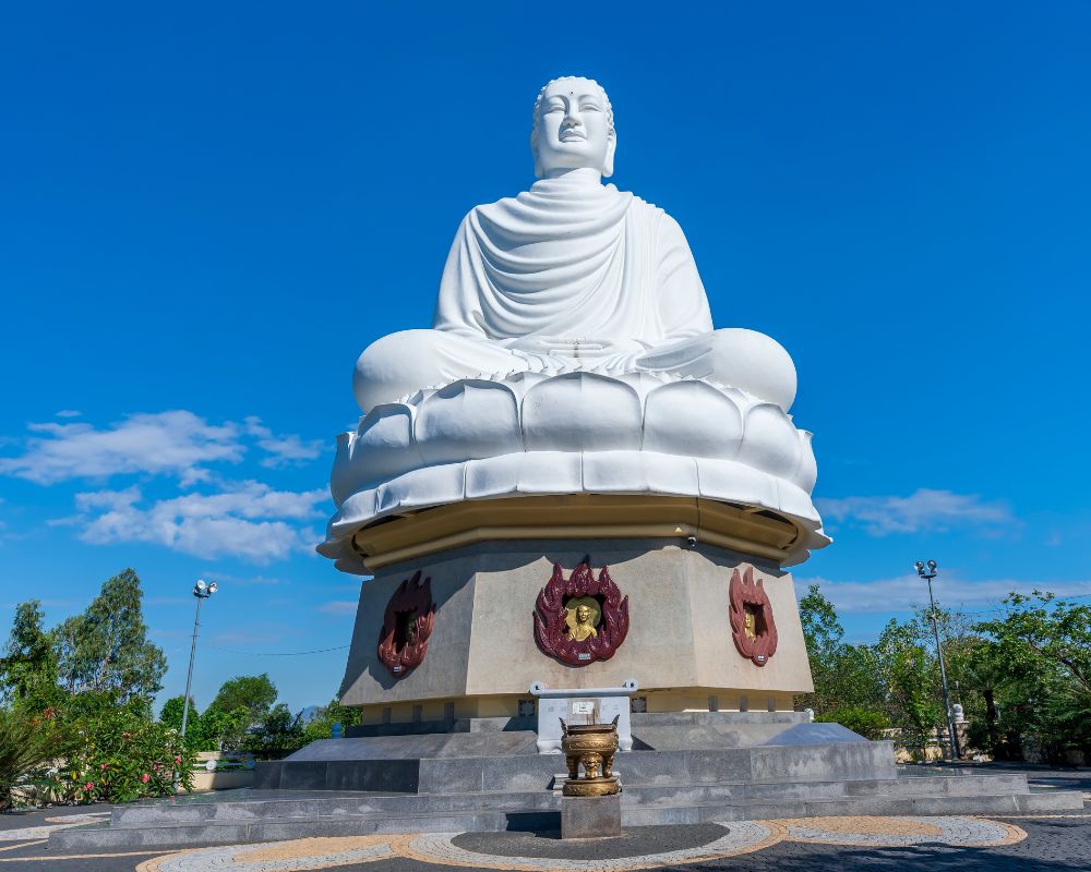 Buddha statue at long son pagoda