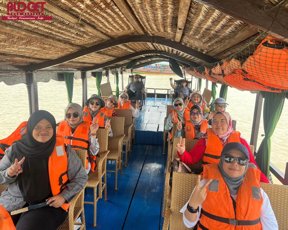 Mekong-delta-boat-trip-to-Ben-Tre-coconut-island