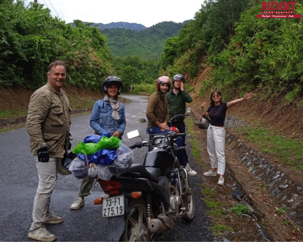 Motorbike-from-Hue-to-Phong-Nha_1