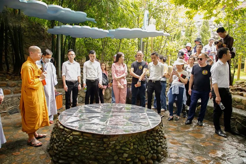Divine Well at Ba Vang Pagoda