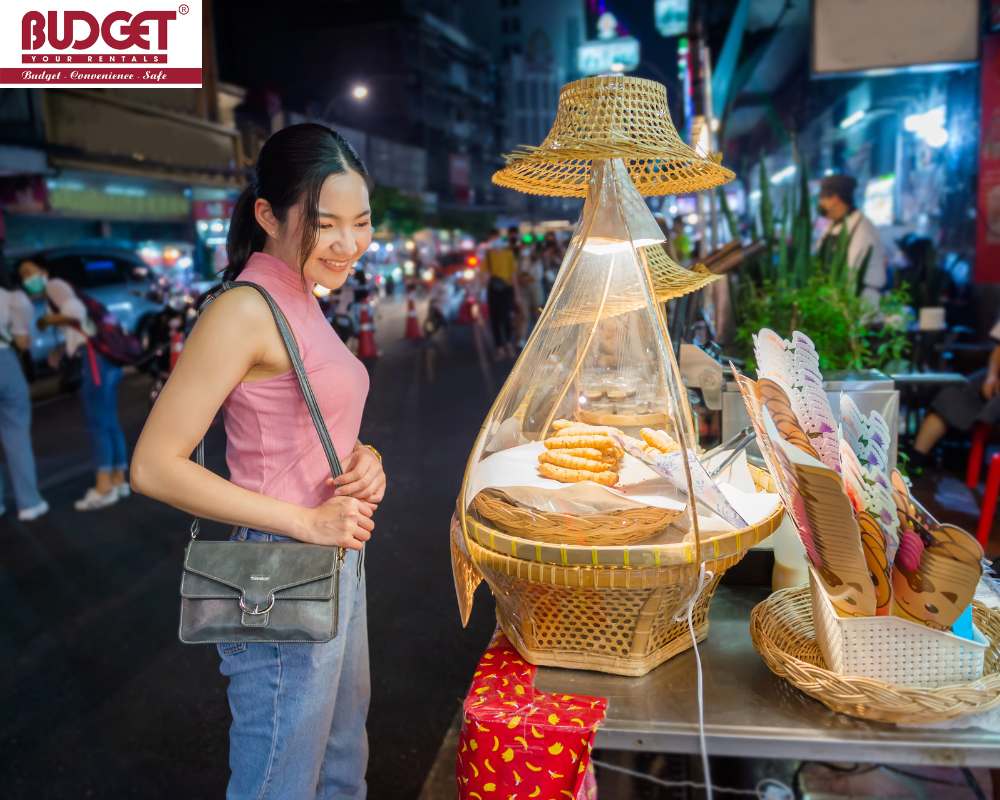 Bach-Dang-Night-Market-in-Binh-Duong