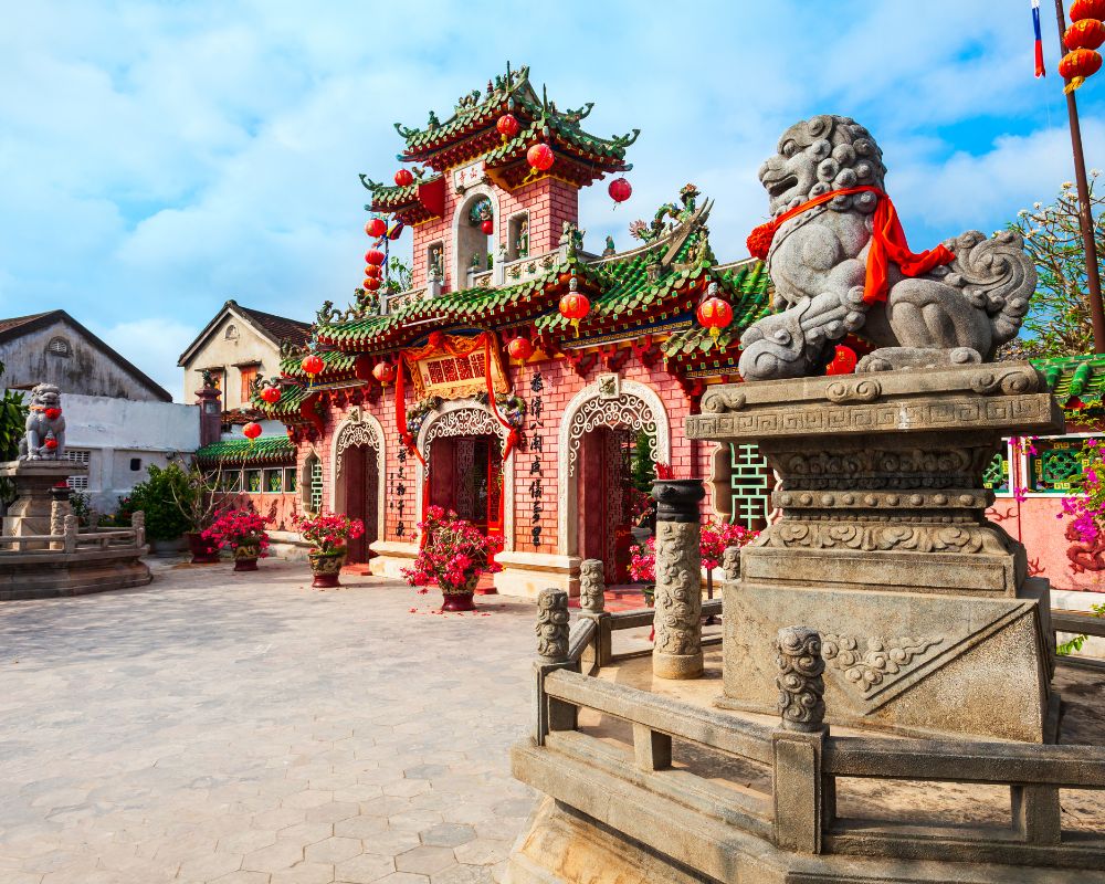 Chinese-influence-in-Fukian-assembly-hall-Hoian