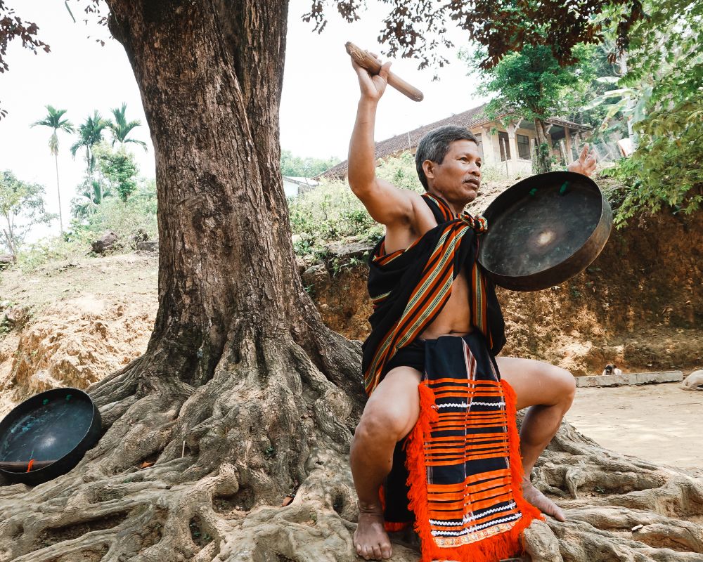 Vietnamese central highlands gong artisans person