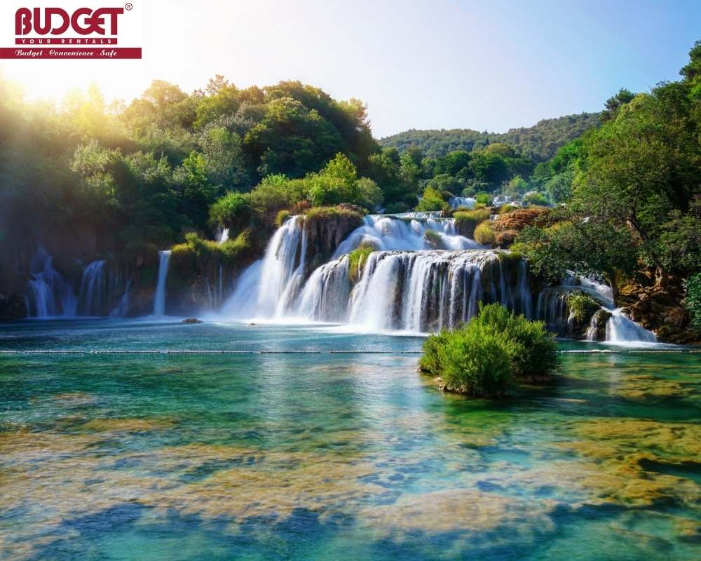 White-Waterfall-Tourist-Area-in-Quang-Ngai