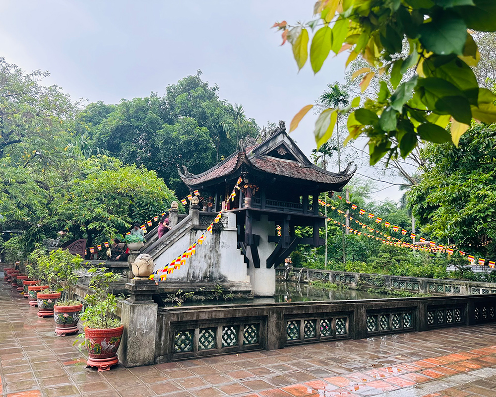 The-One-Pillar-Pagoda-in-Vietnam