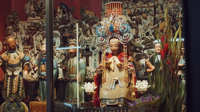 explore-everything-at-jade-emperor-pagoda-ho-chi-minh-14