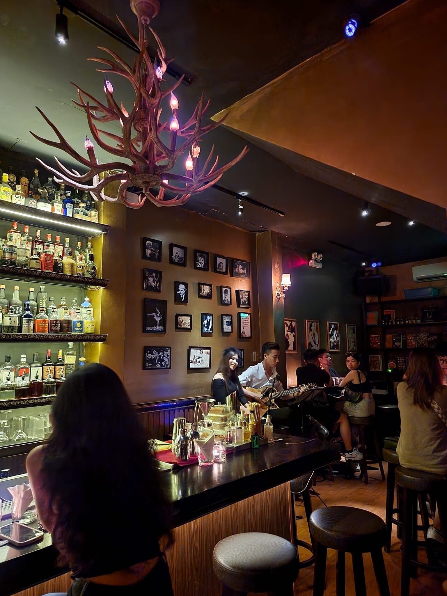 The Gin House Bar - A holy land of Gins