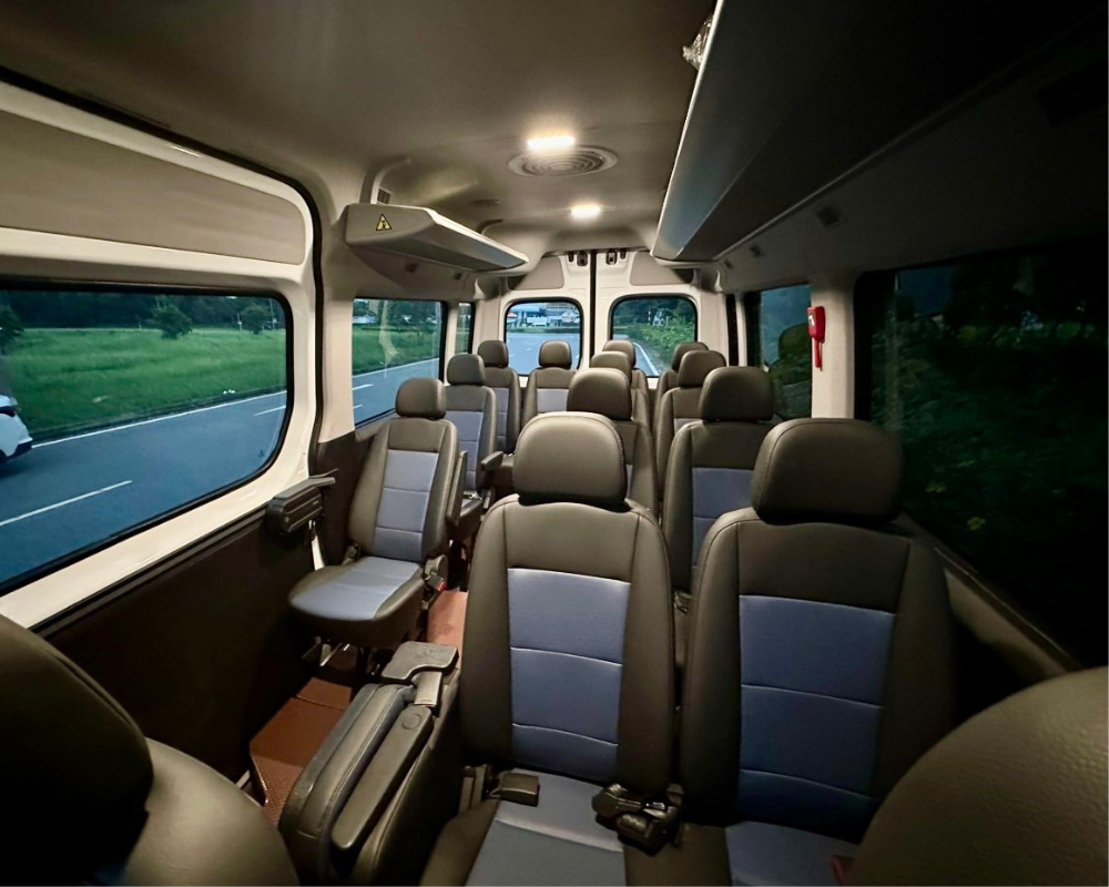 New-Minivan-16-seat-Ford-Transit-2024-3